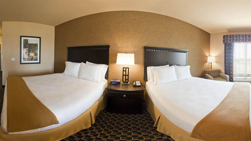 Express & By Ihg Hotel Ennis
