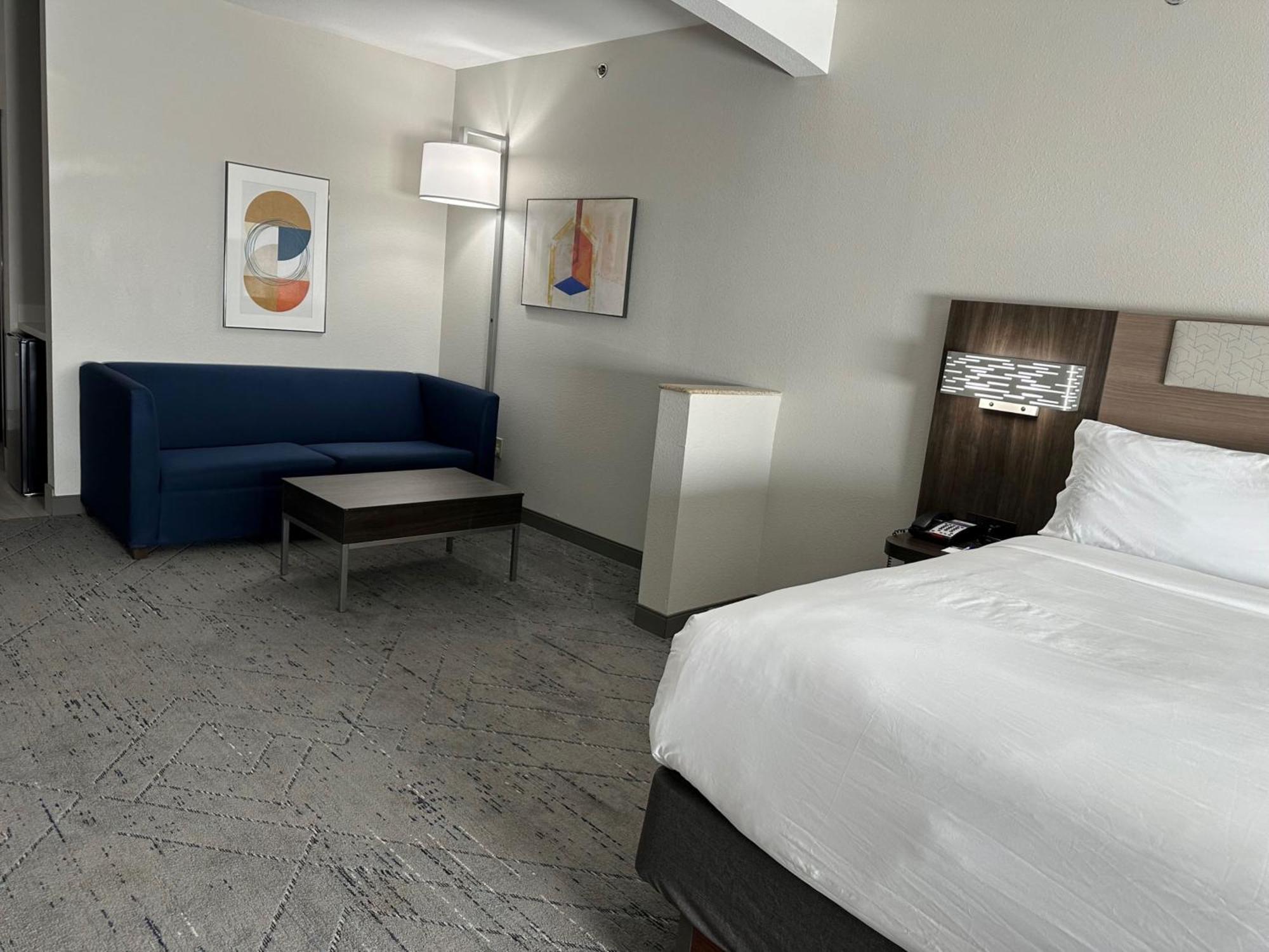 Express & By Ihg