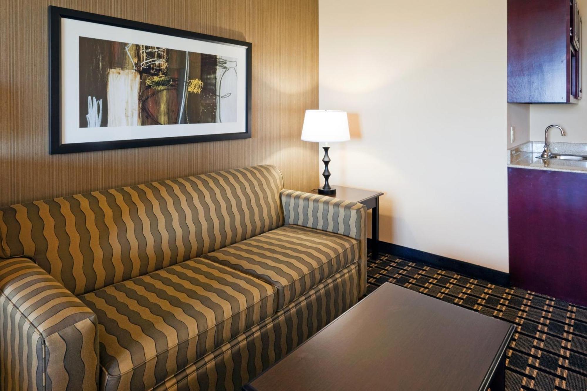 Express & By Ihg Ennis
