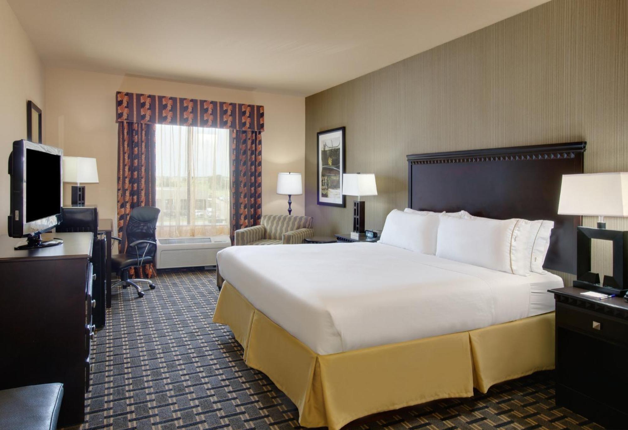 Express & By Ihg Ennis