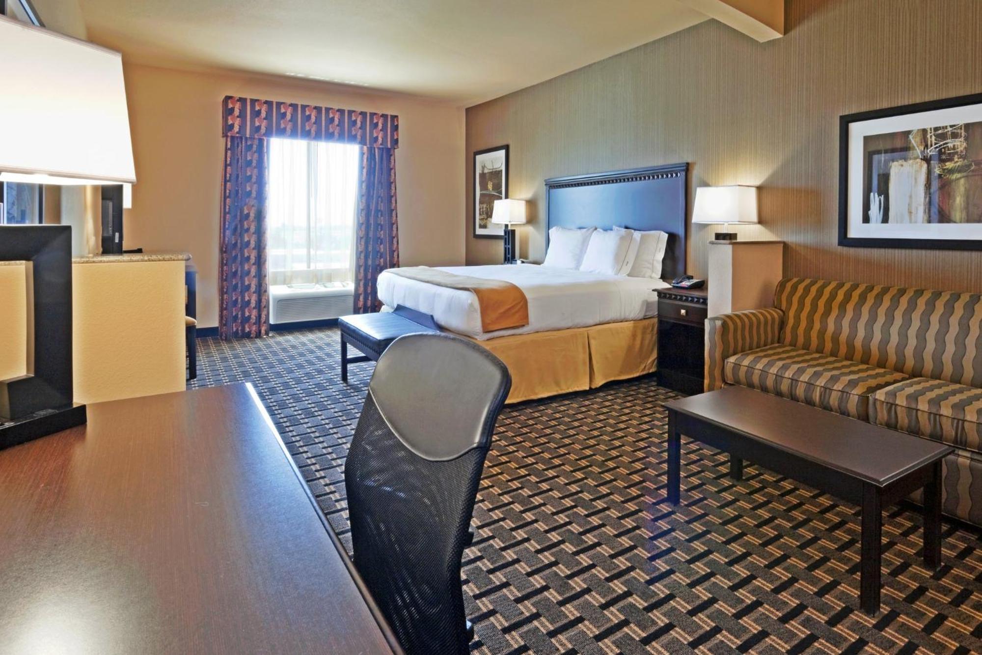 Express & By Ihg