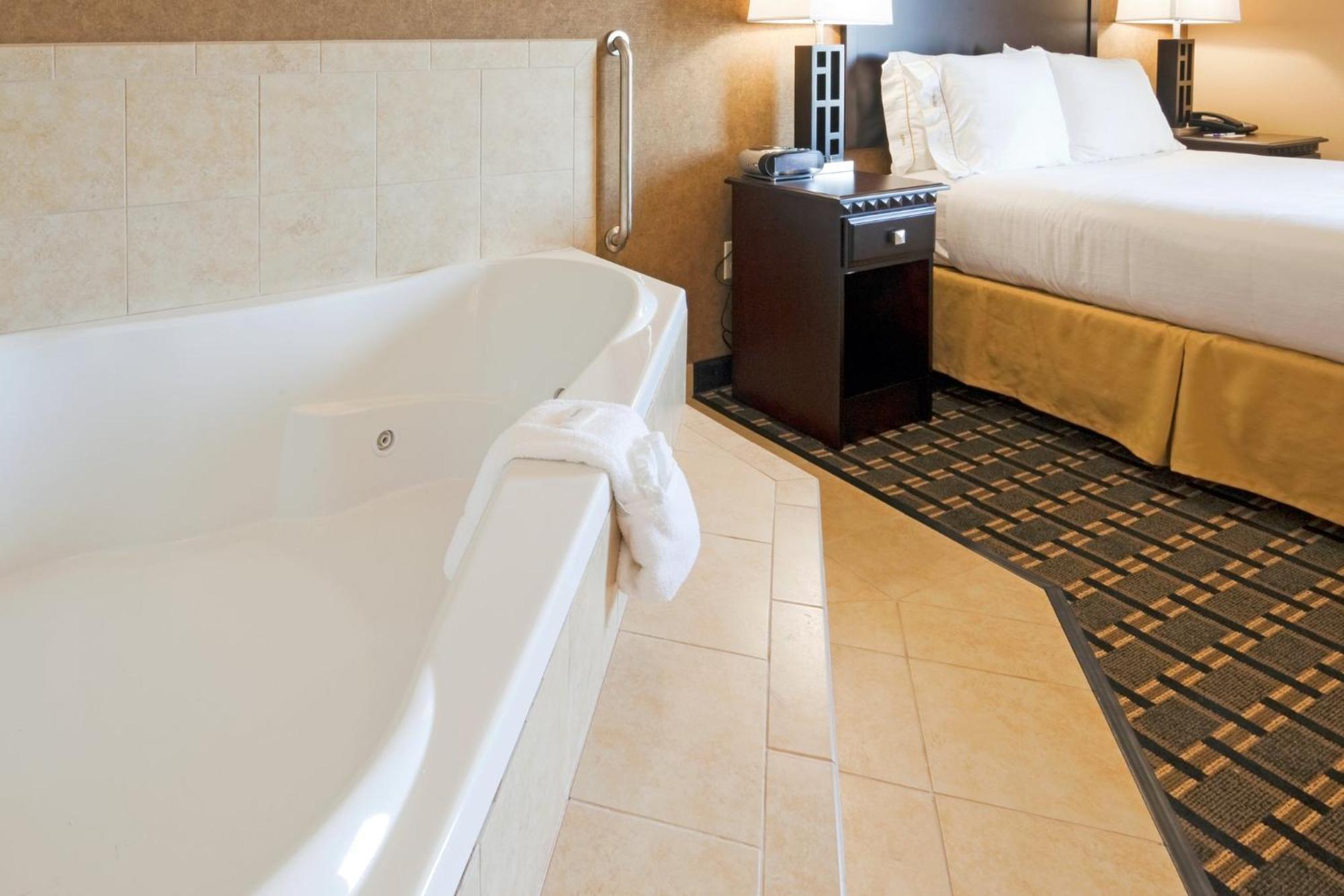 Express & By Ihg Hotel